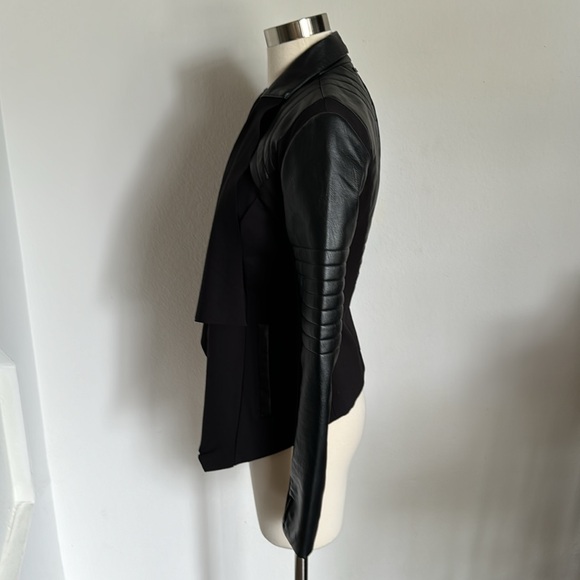 Sexy Jacket 🖤 - Picture 3 of 9